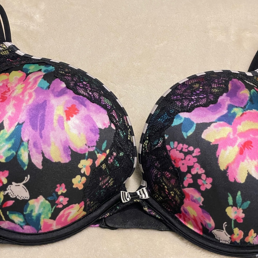 Victoria’s Secret Very Sexy Push Up Bra Size 34DD - Picture 2 of 8